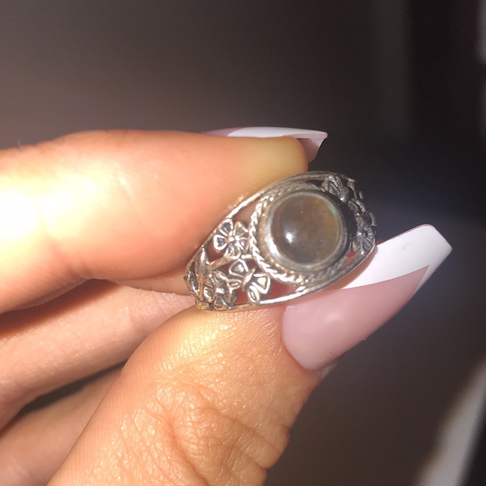 Beautiful Unique Labradorite Ring! - image 4